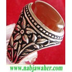 انگشترنقره مردانه عقیق یمنی همراه با شناسنامه بین المللی و رکاب فاخر احمدنامی قلمزنی جنگی