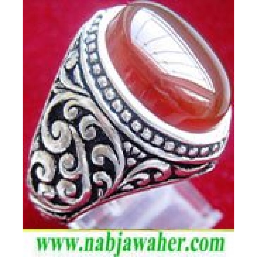 انگشترنقره مردانه عقیق یمنی همراه با شناسنامه بین المللی و رکاب فاخر احمدنامی قلمزنی جنگی