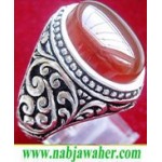 انگشترنقره مردانه عقیق یمنی همراه با شناسنامه بین المللی و رکاب فاخر احمدنامی قلمزنی جنگی