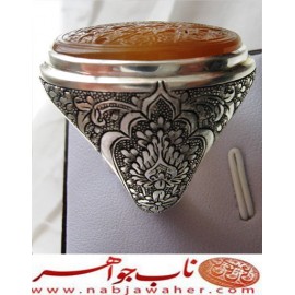 انگشترنفیس عقیق سرخ کهنه یمنی حکاکی اللهم اجعلنی وجیها عندک بالحسین ع خط حر حکاکی رضا قربانی رکاب محمد افتخاری و قلمزنی فرشاد ساعی