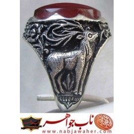 انگشترنقره مردانه عقیق یمنی همراه با شناسنامه بین المللی و رکاب فاخر احمدنامی قلمزنی جنگی