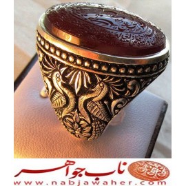 انگشترنقره مردانه عقیق یمنی خطی همراه با شناسنامه بین المللی و رکاب فاخر احمدنامی قلمزنی جنگی