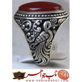 انگشترنقره مردانه عقیق سرخ یمنی همراه با شناسنامه بین المللی و رکاب فاخر احمدنامی قلمزنی جنگی