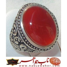 انگشترنقره مردانه عقیق سرخ یمنی همراه با شناسنامه بین المللی و رکاب فاخر احمدنامی قلمزنی جنگی