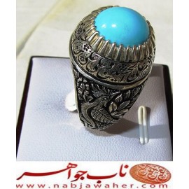 انگشترنفیس مردانه فیروزه پاک عجمی نیشابوری همراه با شناسنامه بین المللی و رکاب فاخر مهدی رحمانی قلمزنی کتیبه دار جنگی