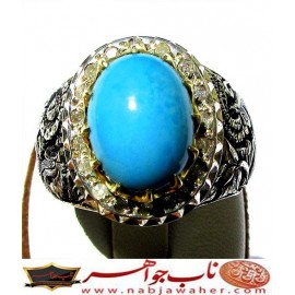 انگشترنفیس مردانه فیروزه عجمی نیشابوری همراه با شناسنامه بین المللی و رکاب فاخر مهدی رحمانی قلمزنی جنگی با دوازده قطعه برلیان