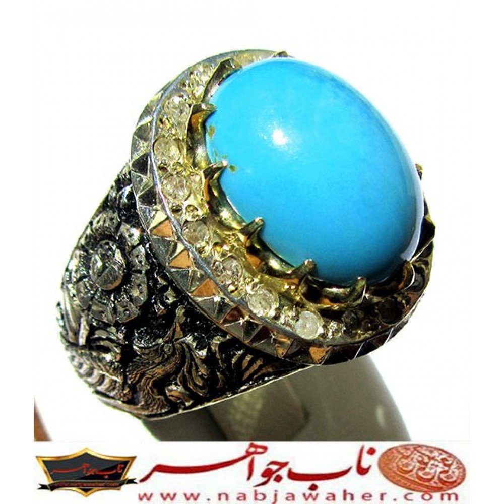 انگشترنفیس مردانه فیروزه عجمی نیشابوری همراه با شناسنامه بین المللی و رکاب فاخر مهدی رحمانی قلمزنی جنگی با دوازده قطعه برلیان