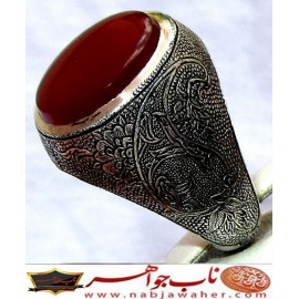انگشترعقیق سرخ اب دار پاک یمنی و رکاب قلمزنی استاد حمید جنگی