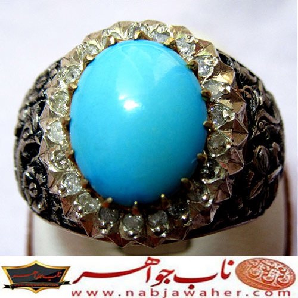 انگشترنفیس مردانه فیروزه عجمی نیشابوری همراه با شناسنامه بین المللی و رکاب فاخر مهدی رحمانی قلمزنی جنگی با دوازده قطعه برلیان