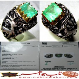 انگشترنفیس مردانه زمرّد ممتازدرجه یک کلمبیا رکاب نقره دستساز استاد مهدی رحمانی  و قلمزنی نفیس جنگی
