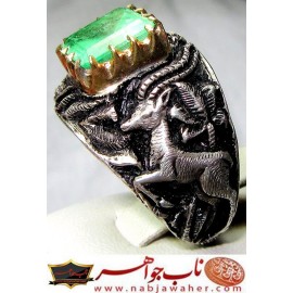 انگشترنفیس مردانه زمرّد ممتازدرجه یک کلمبیا رکاب نقره دستساز استاد مهدی رحمانی  و قلمزنی نفیس جنگی