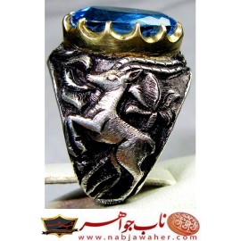 انگشترنقره مردانه توپاز اصیل همراه با شناسنامه بین المللی و رکاب فاخر احمدنامی قلمزنی جنگی