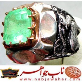 انگشترنفیس مردانه زمرّد ممتازعالی کلمبیا رکاب نقره دستساز استاد مهدی رحمانی  و قلمزنی نفیس جنگی