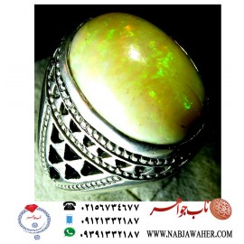 انگشتر نفیس اوپال طبیعی سفید شیری اصیل و رکاب دست ساز نقره