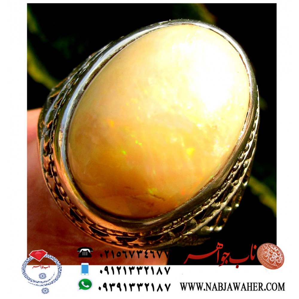 انگشتر نفیس اوپال طبیعی سفید شیری اصیل و رکاب دست ساز نقره