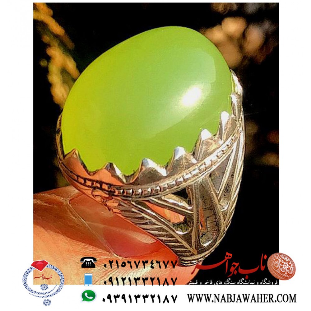 انگشتر درشت عقیق سبز اب دار دامله فاخر